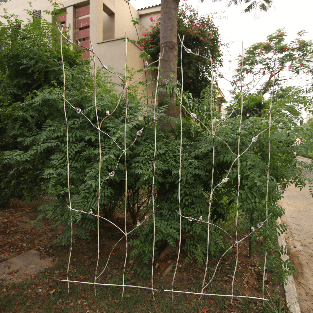 Twining Leaf & Bird Trellis Large